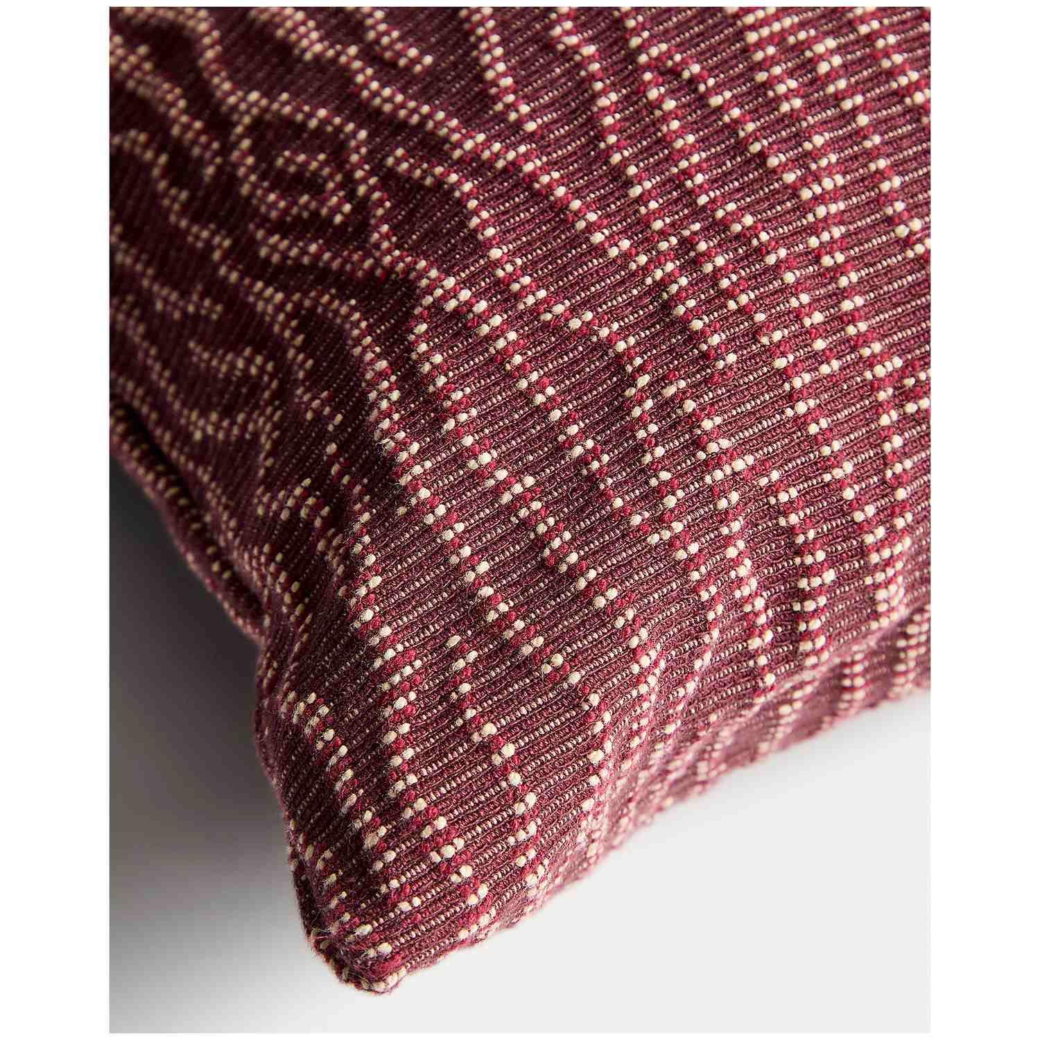 Kissenbezug Alnori aus 100 % Baumwolle mit Jacquard-Muster granatrot 50 x 50 cm
