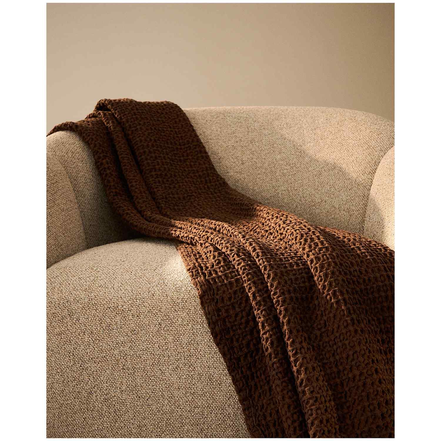Decke Nulina aus 100% Baumwoll-Waffelpiqué in Braun 130x170