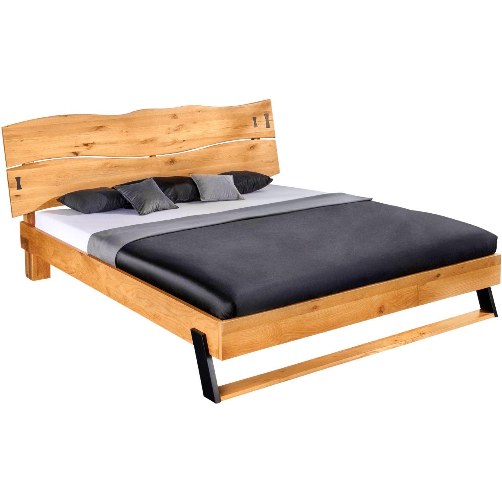 Holzbett Eiche Baumkante natur 180x200