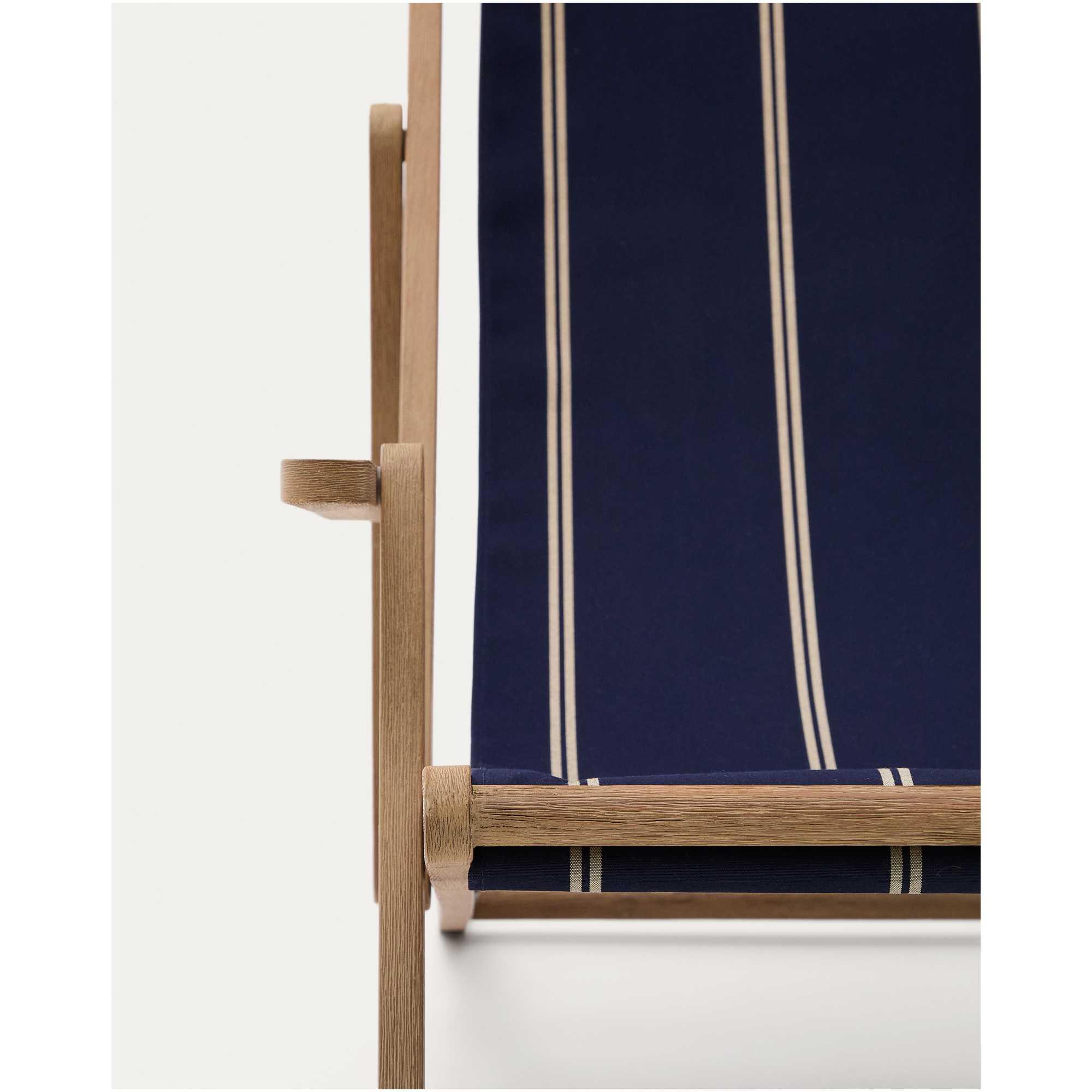 Blau-beige gestreifter klappbarer Outdoor-Liegestuhl Vilara aus massivem Akazienholz, FSC 100%