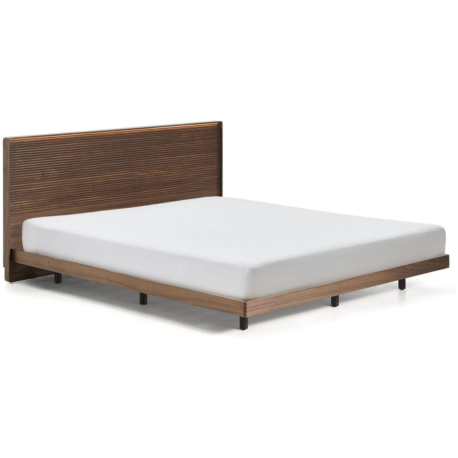 Bett Norlen aus Nussbaumfurnier mit dunklem Finish für Matratzen 180 x 200 cm FSC 100%