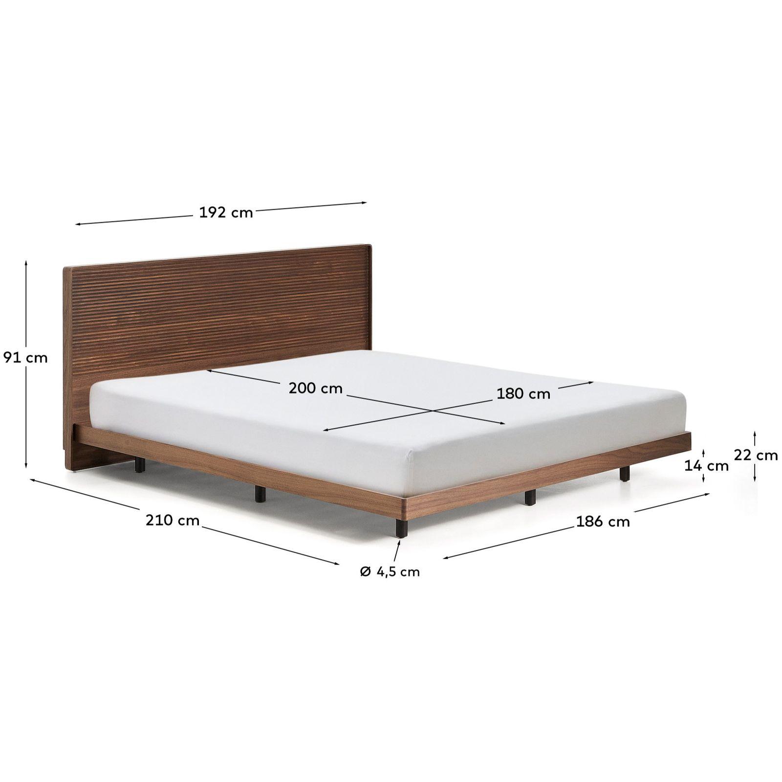 Bett Norlen aus Nussbaumfurnier mit dunklem Finish für Matratzen 180 x 200 cm FSC 100%
