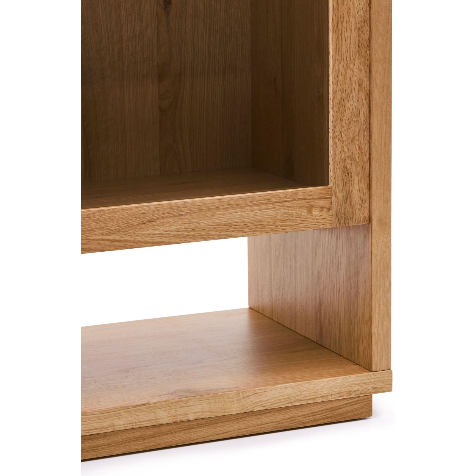 Alguema Vitrine aus Eichenfurnier mit natürlichem Finish 100 x 185 cm