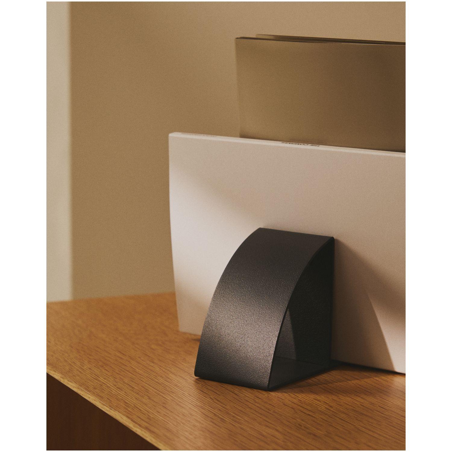 Buchstütze Mistra aus schwarzem Eisen