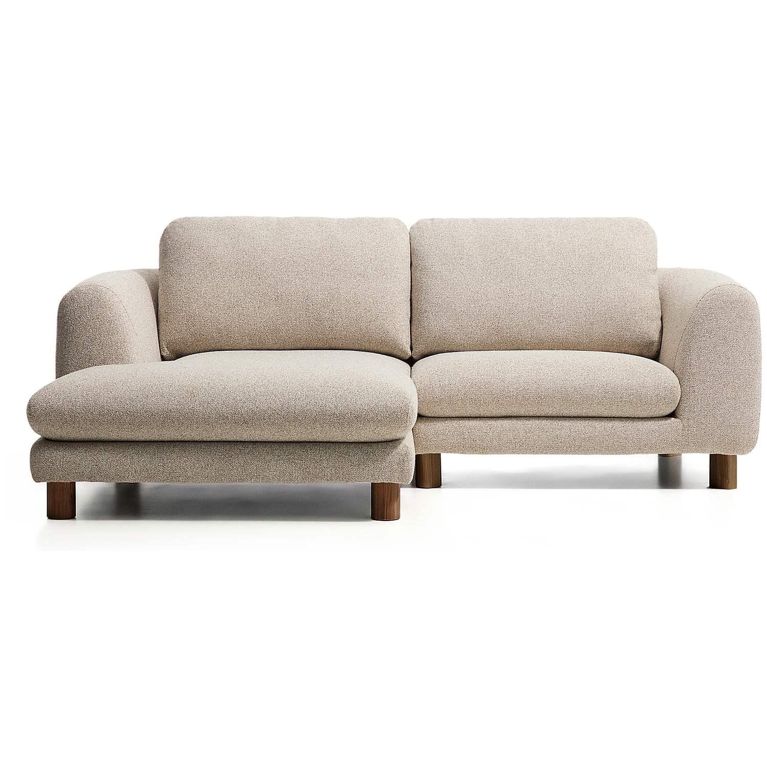 3-Sitzer Sofa Vera mit Chaiselongue links in Beige mit Beinen aus massivem Eschenholz mit Nussbaum-Finish 232x176 FSC Mix Credit