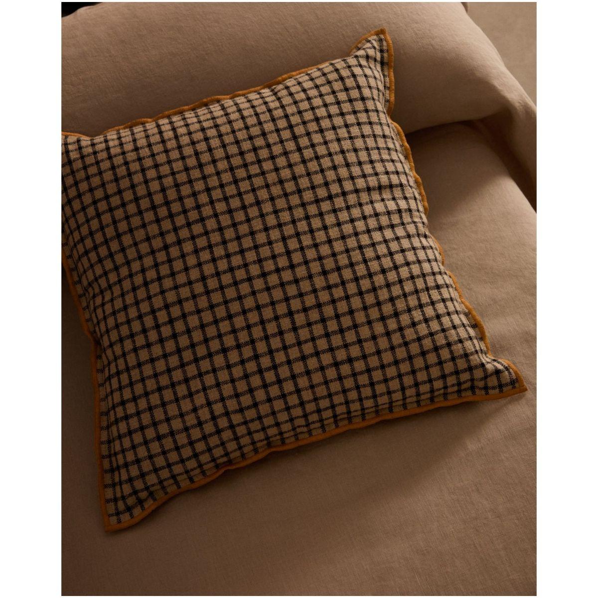 Kissenbezug Airi Leinen und Baumwolle mit Karomuster beige und Kontrastpaspel gelb 45x45