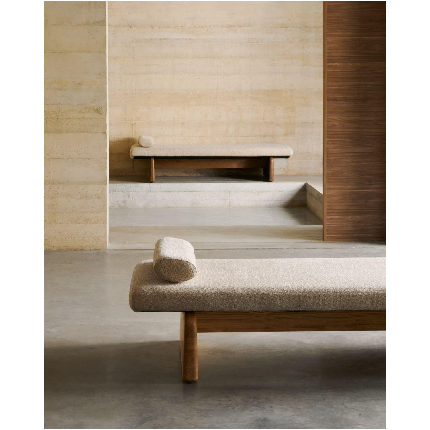 Daybed Topaz aus beigefarbenem Chenille und massivem Eschenholz mit natürlichem Finish 200