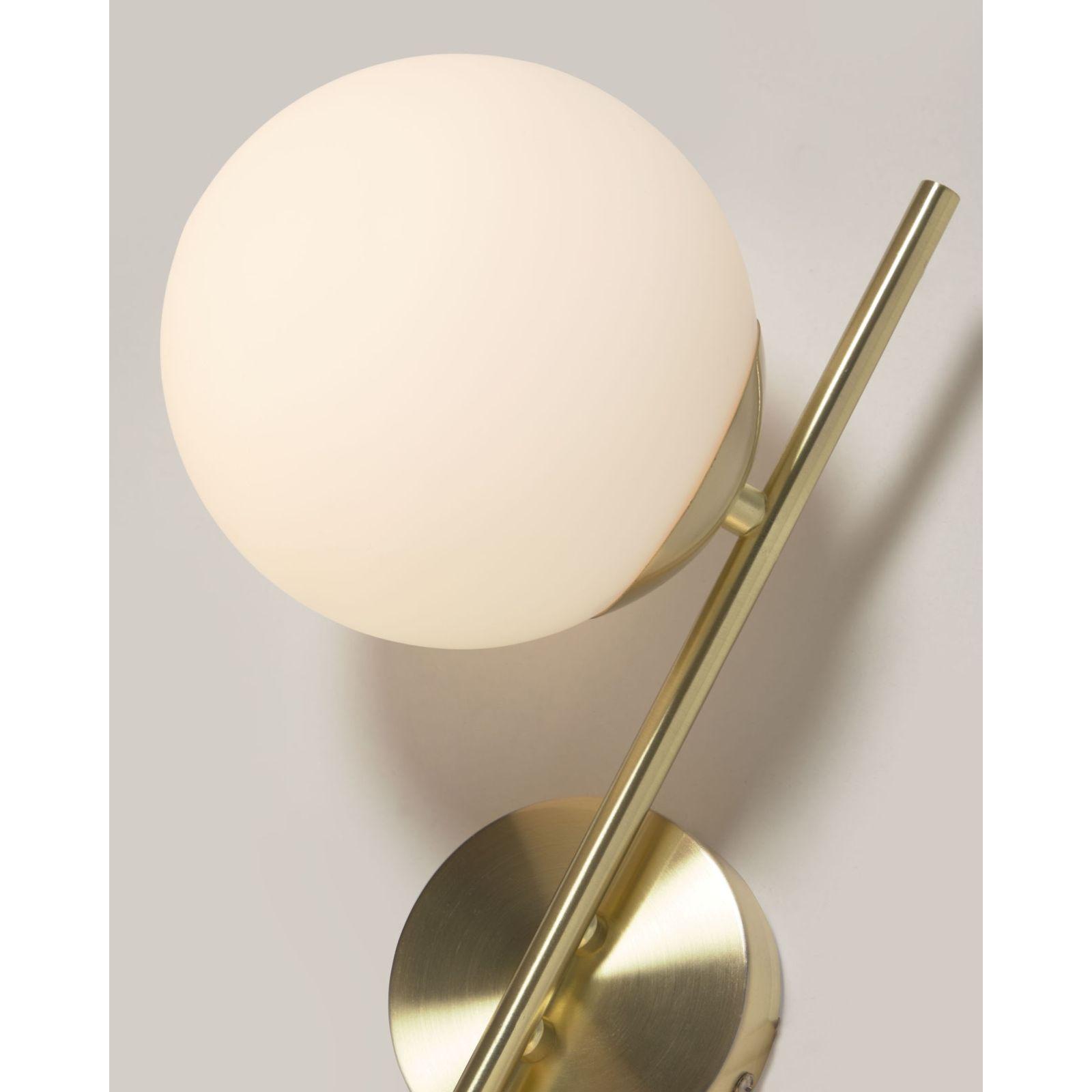Mahala Wandlampe aus messingfarbenem Stahl mit 2 Milchglaskugeln