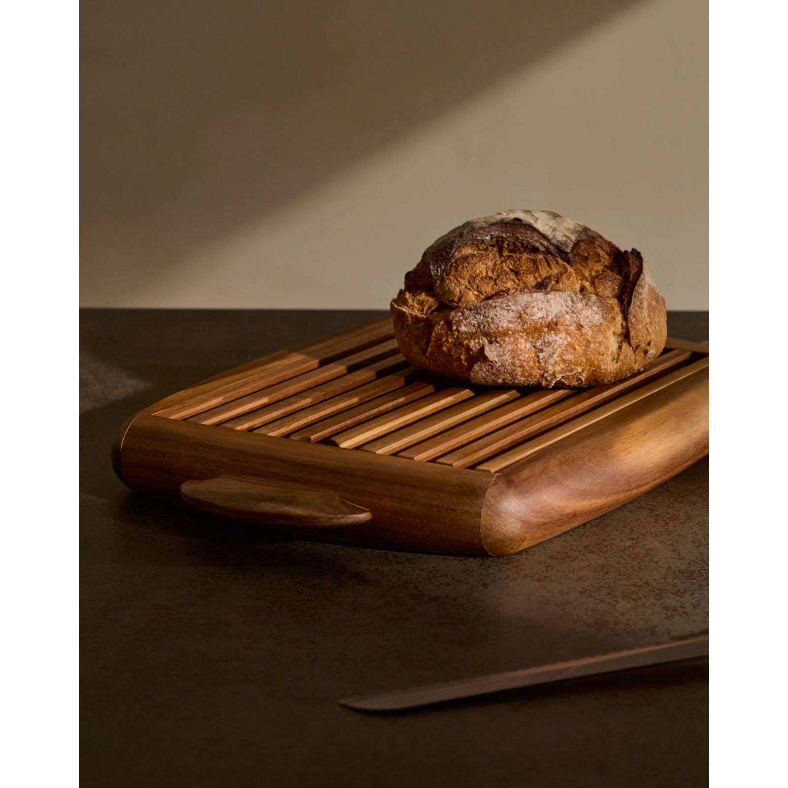 Brotschneidebrett Selvia aus Akazienholz 100% FSC