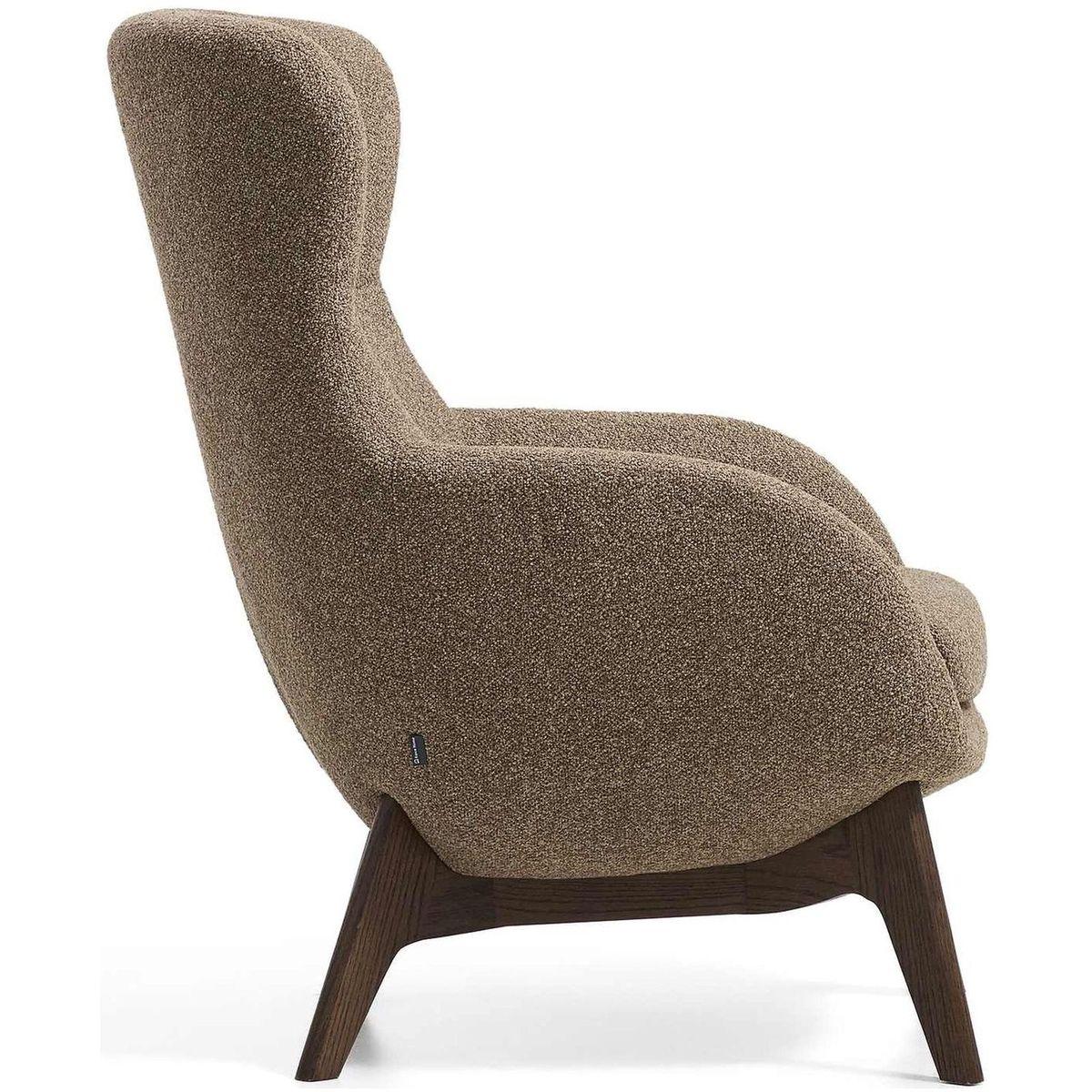 Ohrensessel Adiran dicker Chenille hellbraun Beinen Eichenholz massiv Nussbaum-Finish