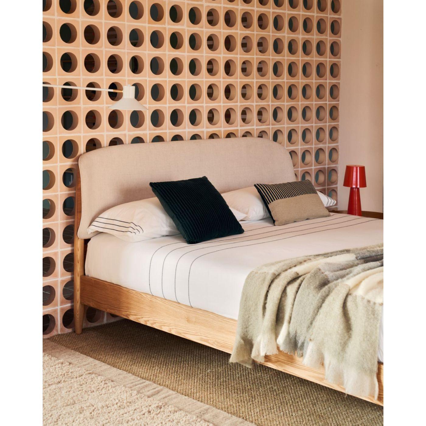 Holzbett mit Kopfteil Octavia Eschenfurnier - Grösse: 160x200