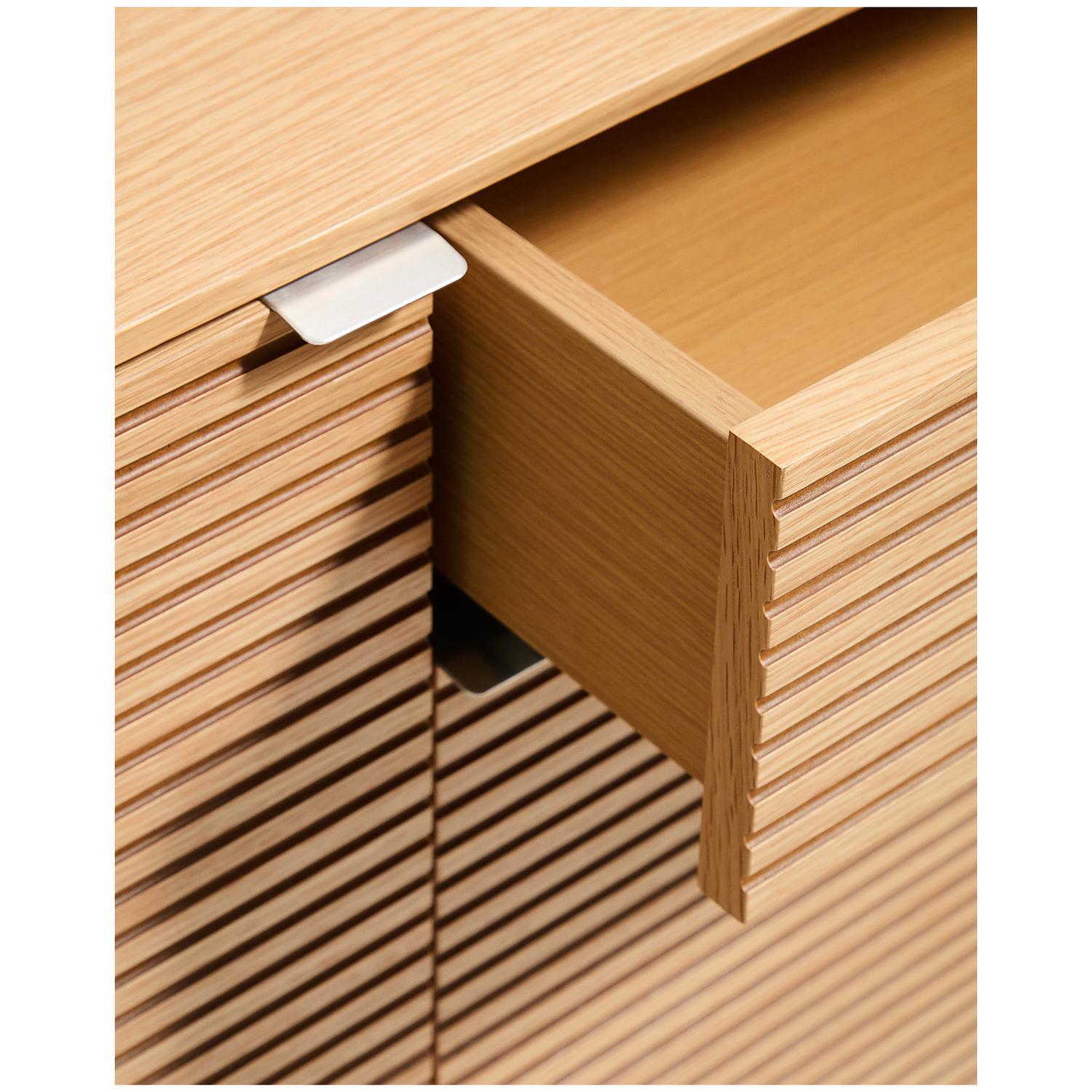 Buffet Norlen mit 4 Türen und 2 Schubladen in Eichenfurnier mit naturfarbenem Finish FSC Mix Credit 194