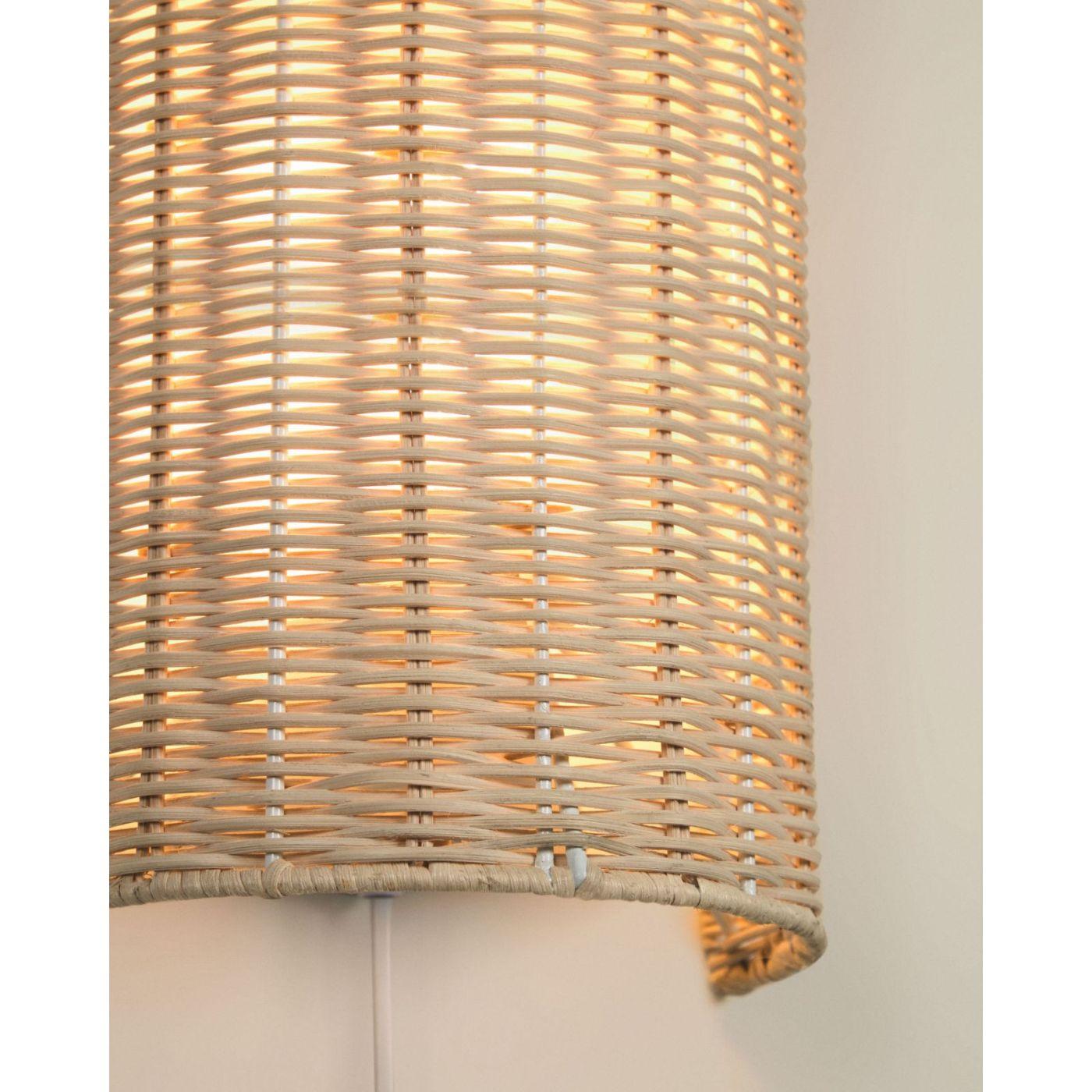 Kimjit Wandleuchte aus Rattan mit natürlichem Finish