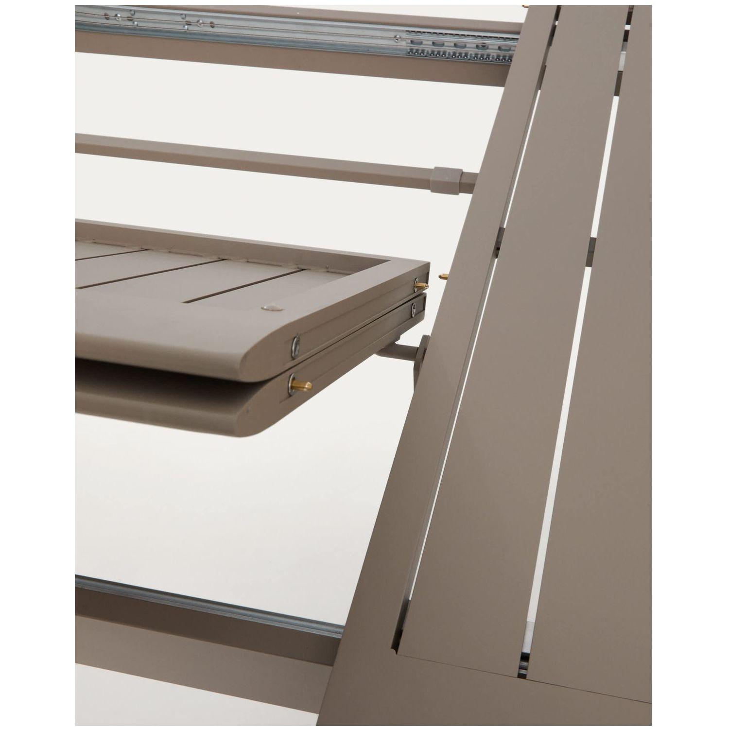 Ausziehtisch Brela aus Aluminium und 6 Stapelstühle Livadia aus Aluminium und taupefarbene