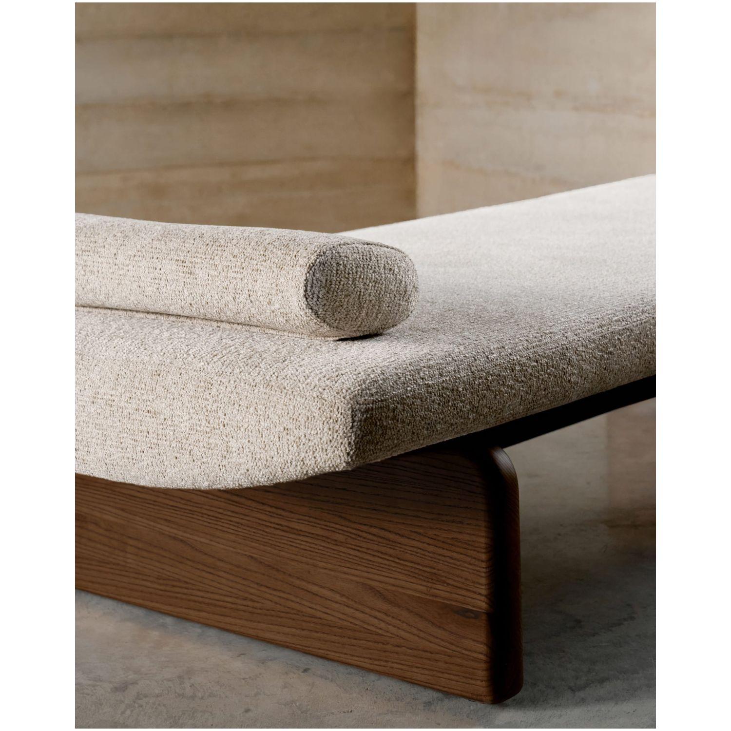 Chaiselongue Topaz aus beigefarbenem Chenille und massivem Eschenholz mit Walnuss-Finish 2