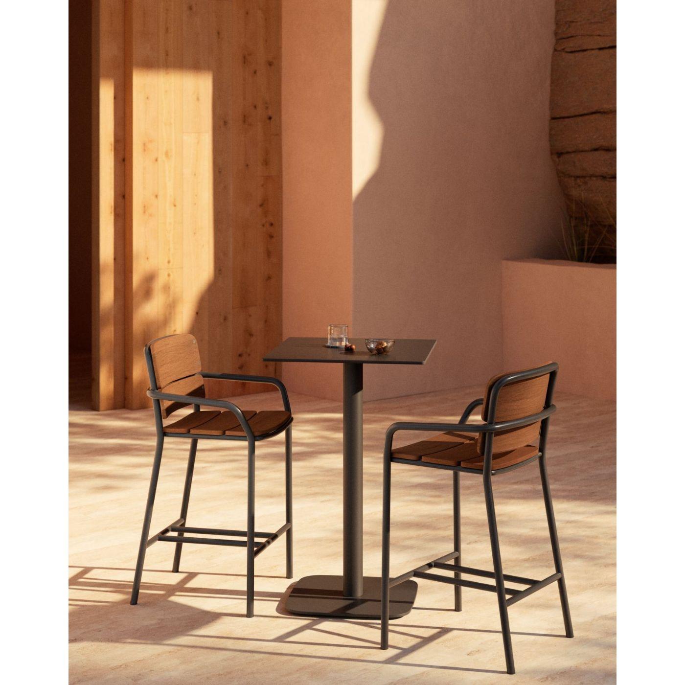 Dina Outdoor Stehtisch schwarz mit schwarz lackiertem Metallbein 60x60 H97
