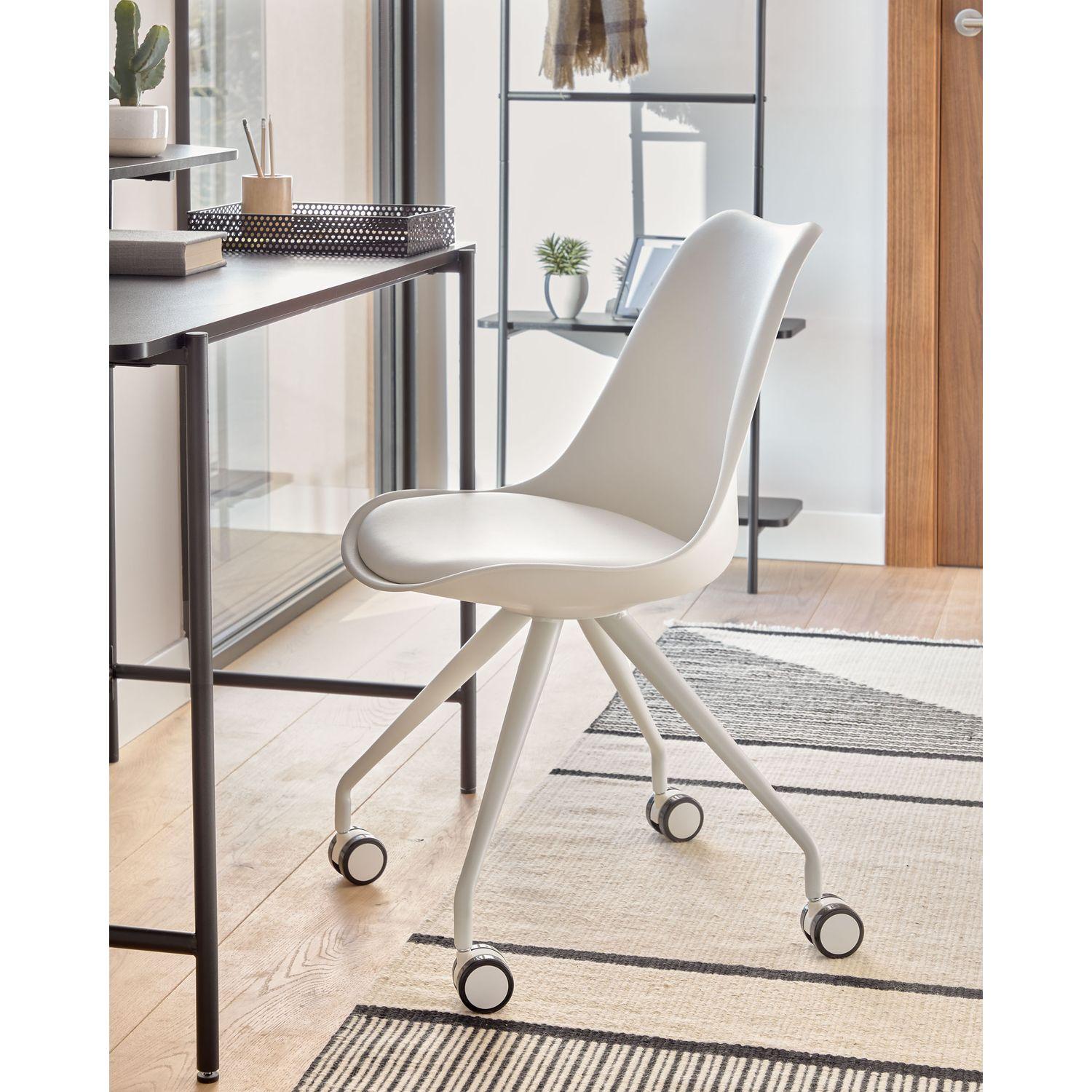 Schreibtisch Gina Melaminplatte und Metallbeine 120x60