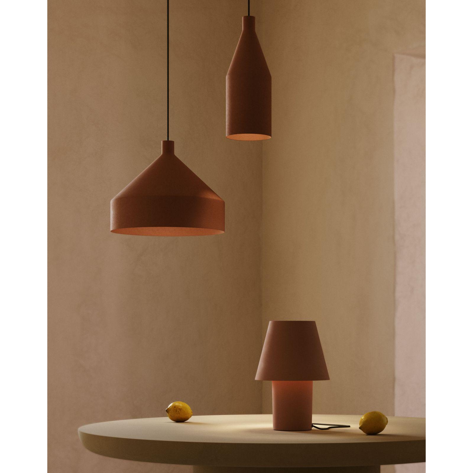 Canapost Tischlampe aus Metall mit Finish in Terrakotta