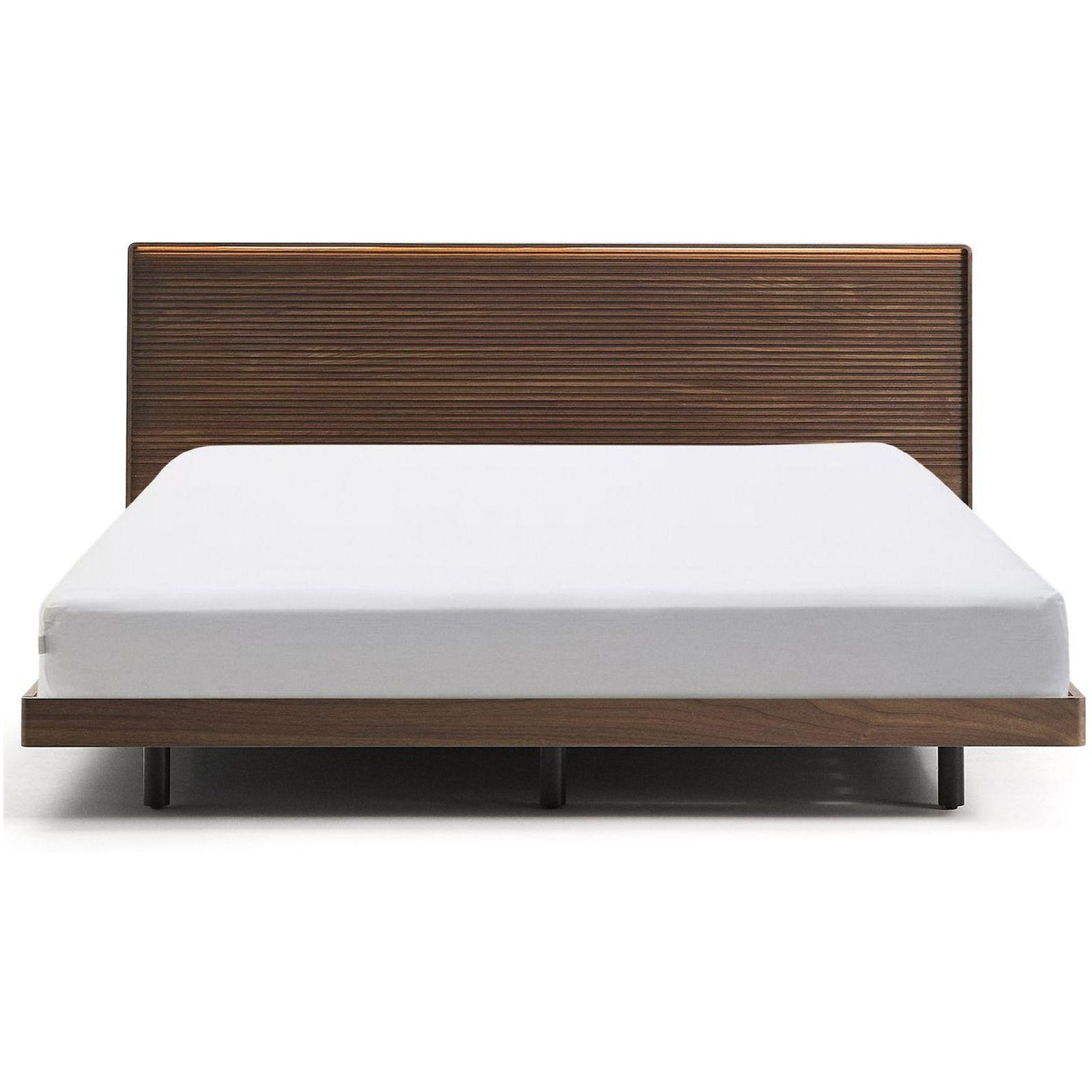 Bett Norlen aus Nussbaumfurnier mit dunklem Finish für Matratzen 180 x 200 cm FSC 100%