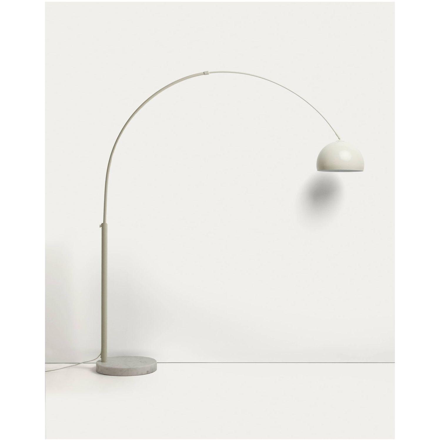 Bogenlampe Stehlampe Madali aus Stahl mit weissem Finish und weissem Marmor