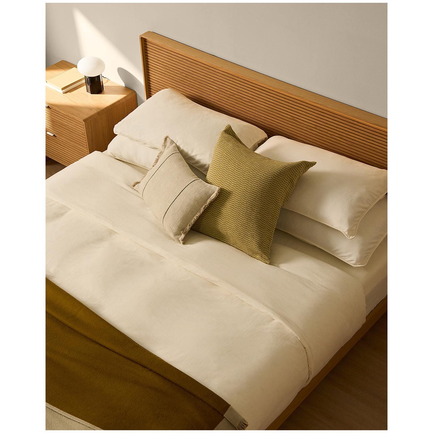 Bett Norlen aus Eichenfurnier mit naturfarbenem Finish und LED-Licht für Matratzen 160x200 FSC Mix Credit